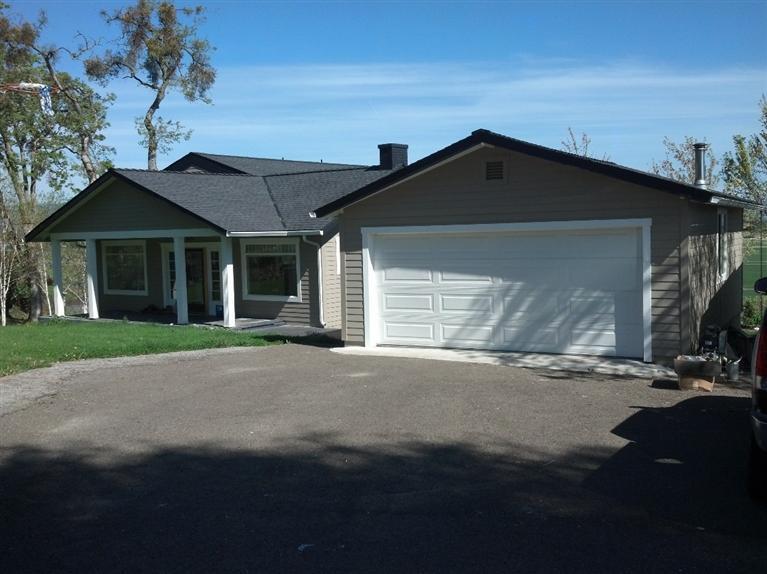 4270 Old Stage Road Central Point, OR 97502 - Photo 1 of 15 Primary Photo