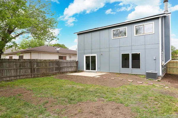 $1,695 | 6870 Flaming Ridge Drive, Converse, TX 78109