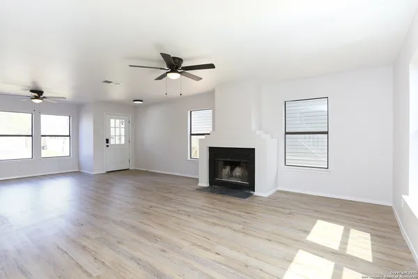 $1,695 | 6870 Flaming Ridge Drive, Converse, TX 78109