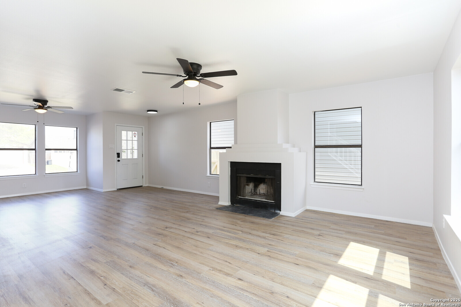 6870 Flaming Ridge Drive Converse, TX 78109 - Photo 4 of 21