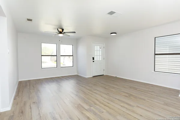 $1,695 | 6870 Flaming Ridge Drive, Converse, TX 78109