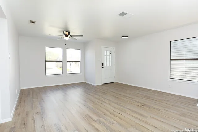 $1,695 | 6870 Flaming Ridge Drive, Converse, TX 78109