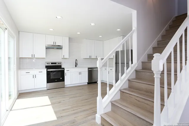 $1,695 | 6870 Flaming Ridge Drive, Converse, TX 78109