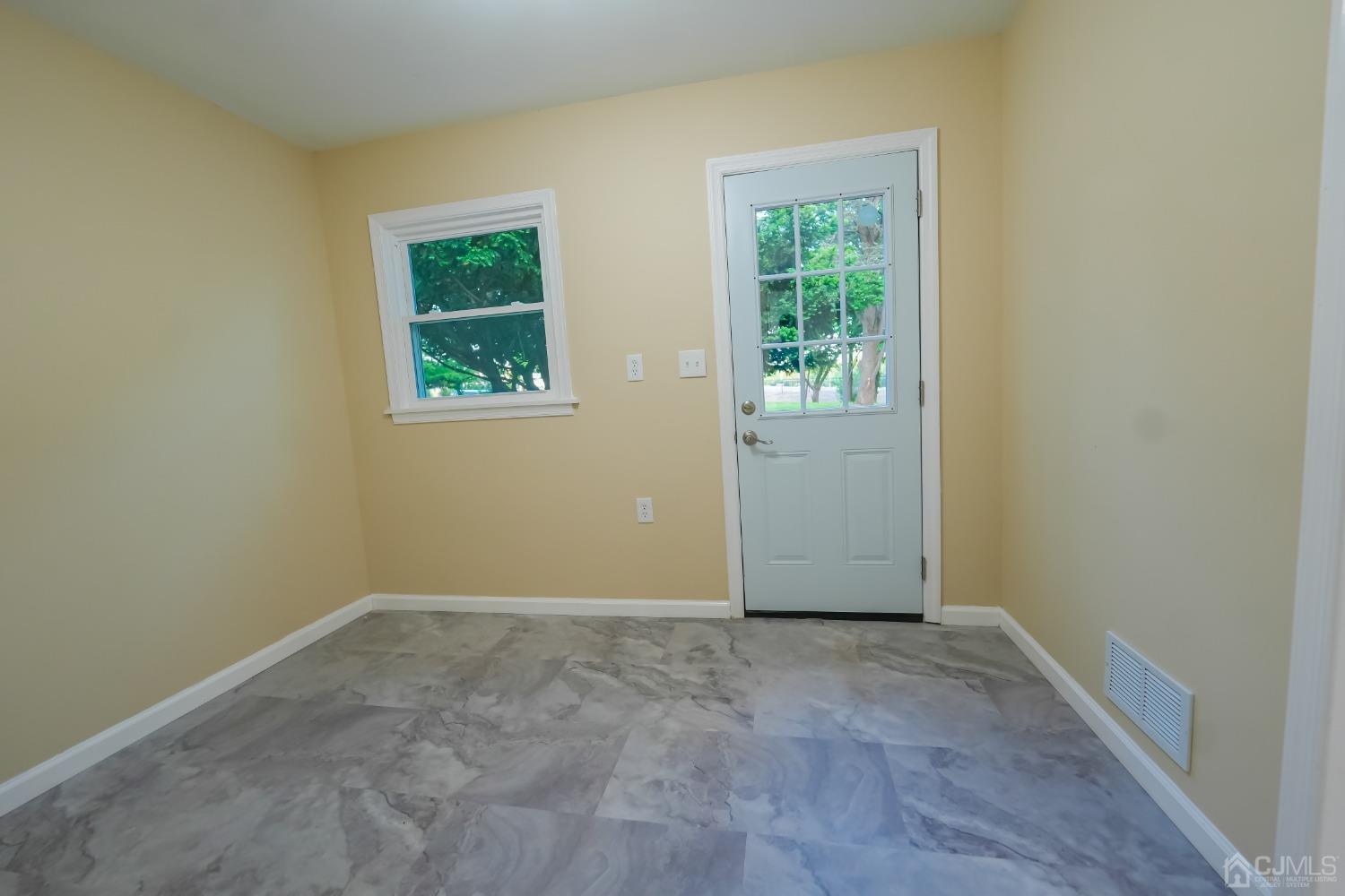 1067 River Road Piscataway, NJ 08854 - Photo 5 of 31 Gallery Image 5