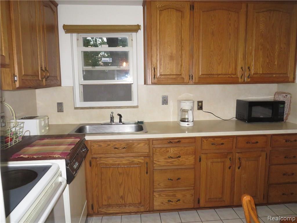 9311 Merriman Road Livonia, MI 48150 - Photo 2 of 14