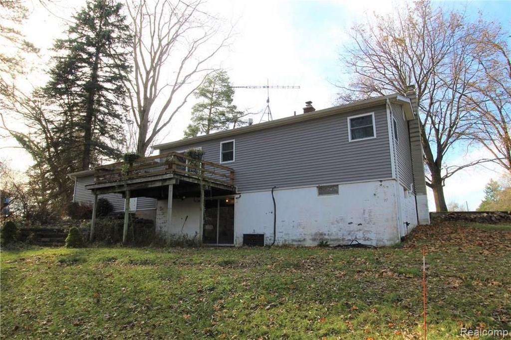 1400 North Maple Leaf Road Lapeer, MI 48446 - Photo 2 of 21
