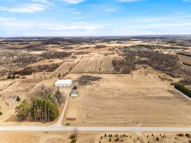 $249,900 | N402 24th Avenue, Neshkoro, WI 54960