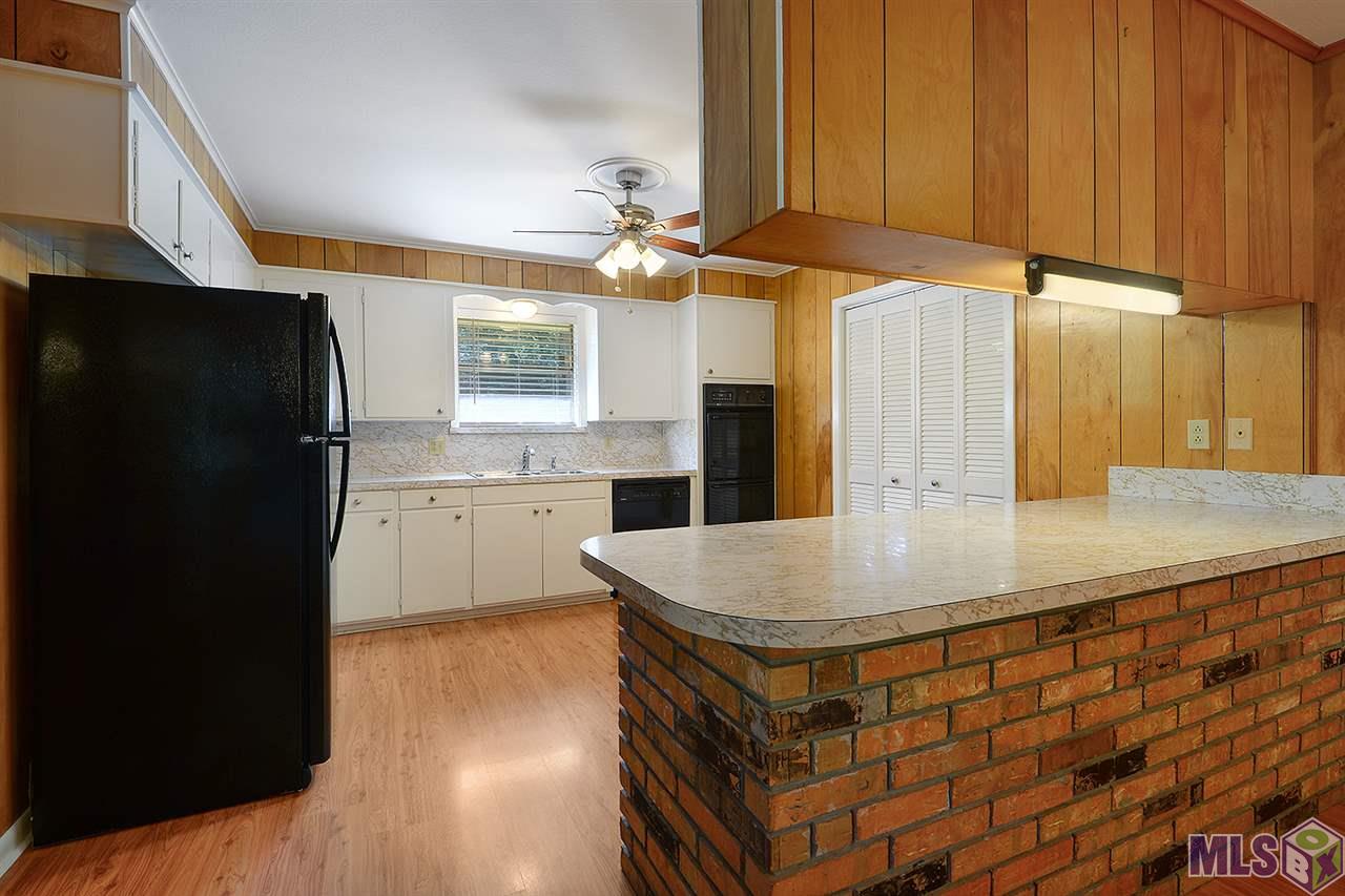 2187 Cedarcrest Avenue Baton Rouge, LA 70816 - Photo 4 of 13 Kitchen