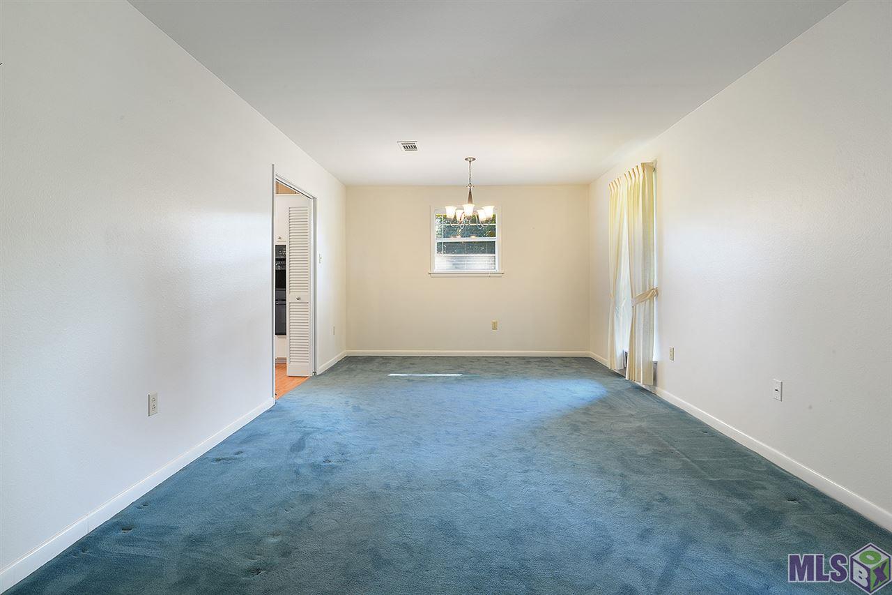 2187 Cedarcrest Avenue Baton Rouge, LA 70816 - Photo 6 of 13 Living/Dining Room