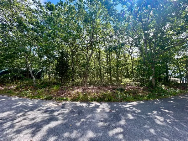 $445,000 | 5 Candle Maker Circle, Edgartown, MA 02539