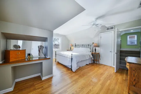 $985,000 | 541 Park Row, Glen Ellyn, IL 60137