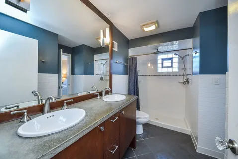 $985,000 | 541 Park Row, Glen Ellyn, IL 60137