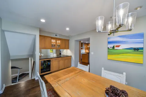 $985,000 | 541 Park Row, Glen Ellyn, IL 60137