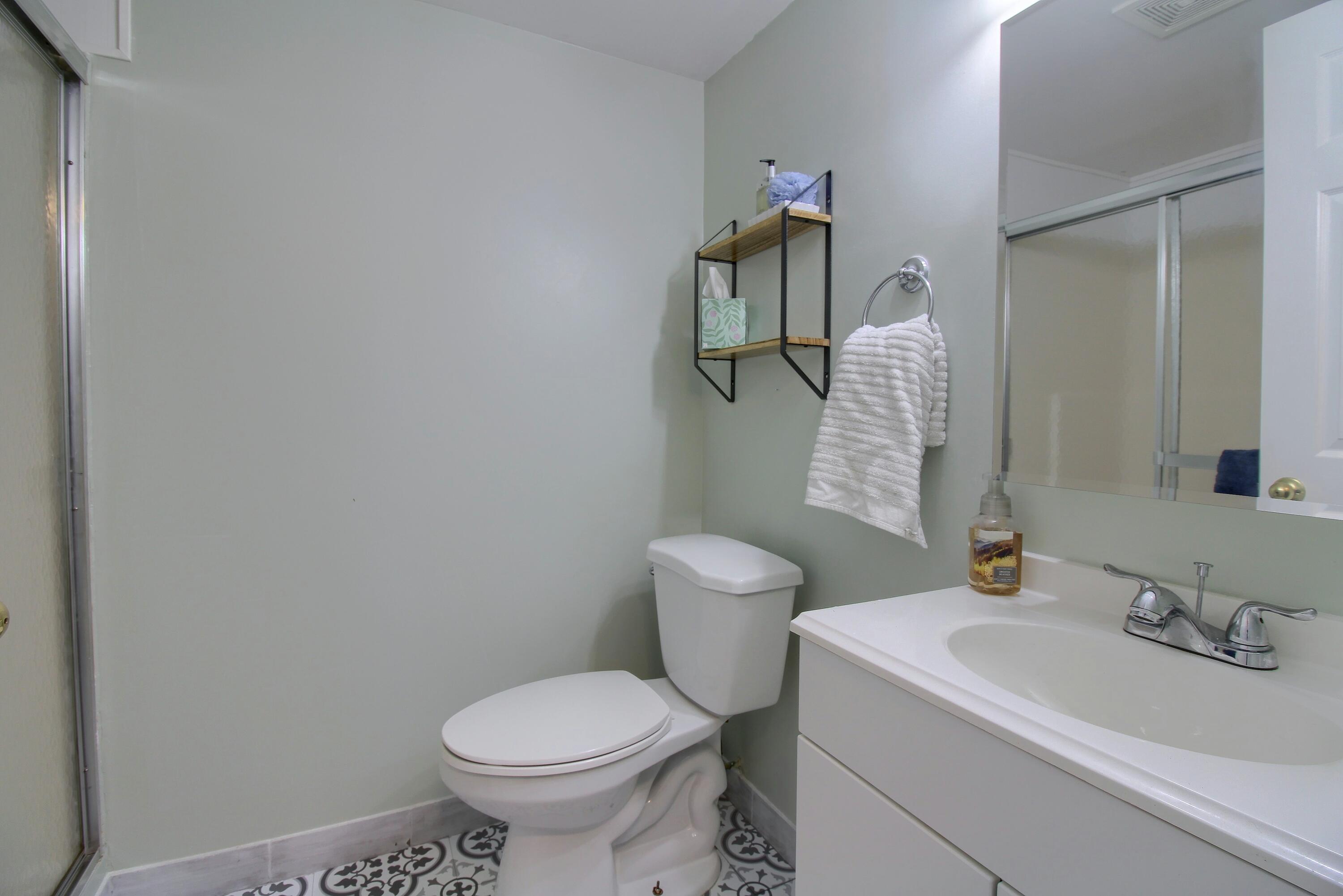 42608 Hanford Road Canton, MI 48187 - Photo 27 of 32 26-2nd-Bathroom