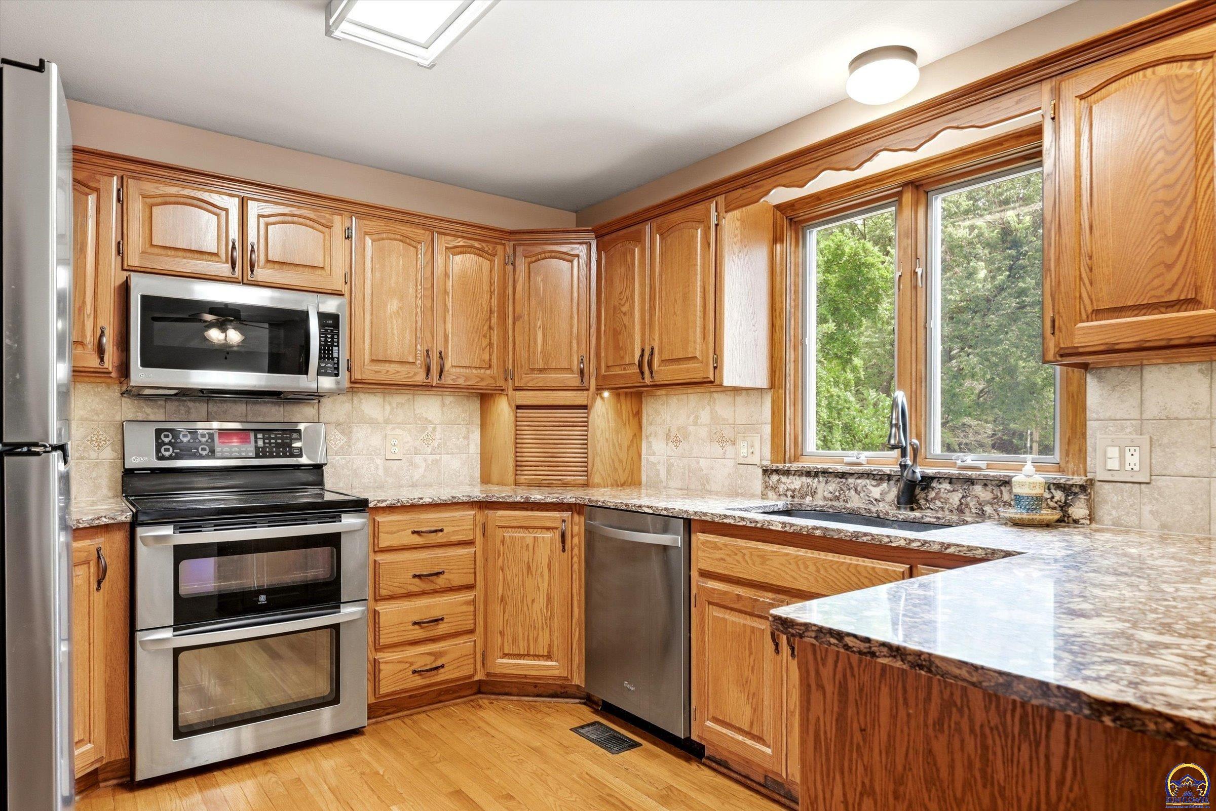 3240 Southwest Mowbray Road Topeka, KS 66614 - Photo 13 of 46