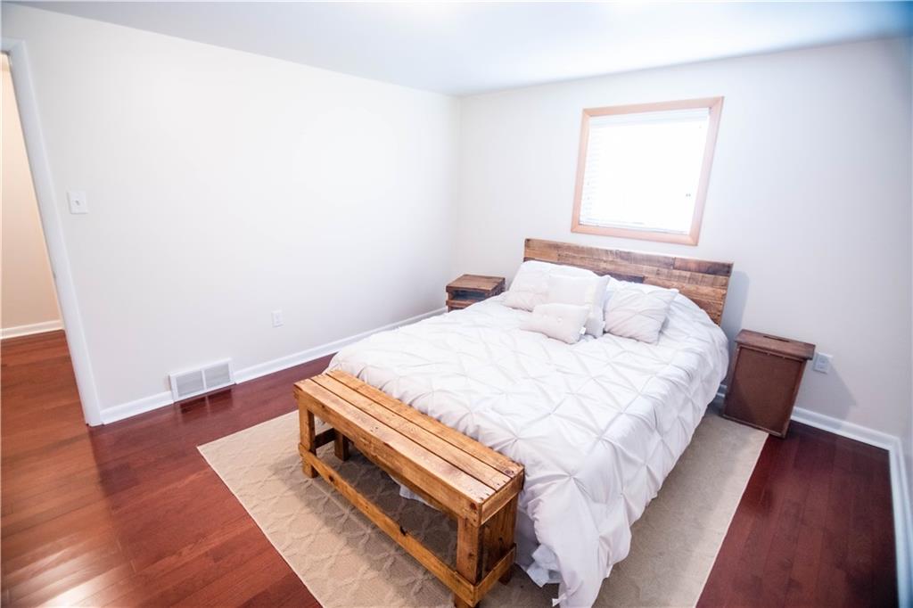 2305 Marbury Road Pittsburgh, PA 15221 - Photo 11 of 23 Gallery Image 11