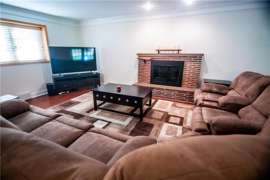 2305 Marbury Road Pittsburgh, PA 15221 - Photo 9 of 23 Gallery Image 9