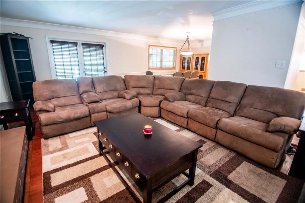 2305 Marbury Road Pittsburgh, PA 15221 - Photo 10 of 23 Gallery Image 10