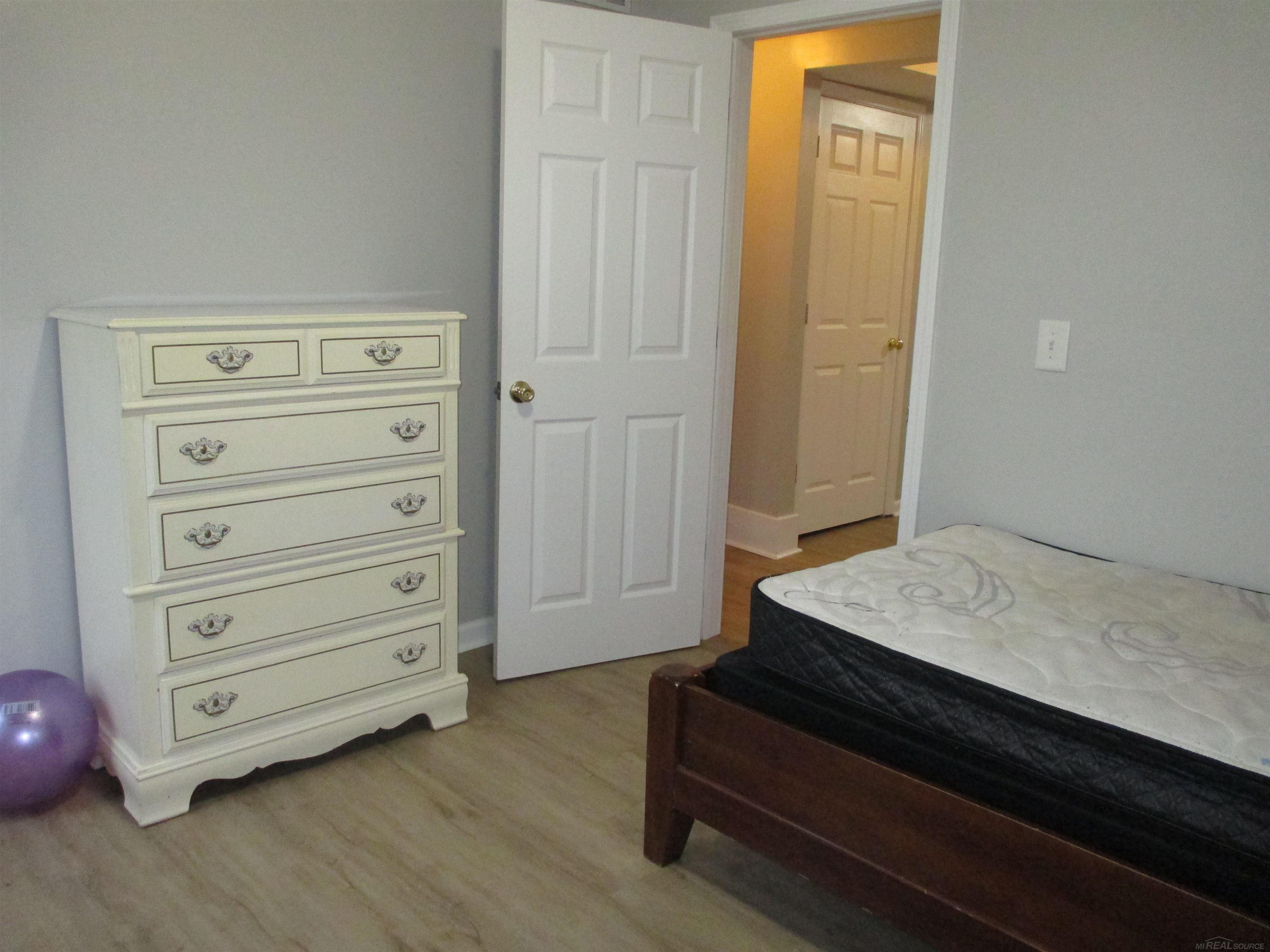 28000 Cotton Road New Baltimore, MI 48047 - Photo 17 of 37