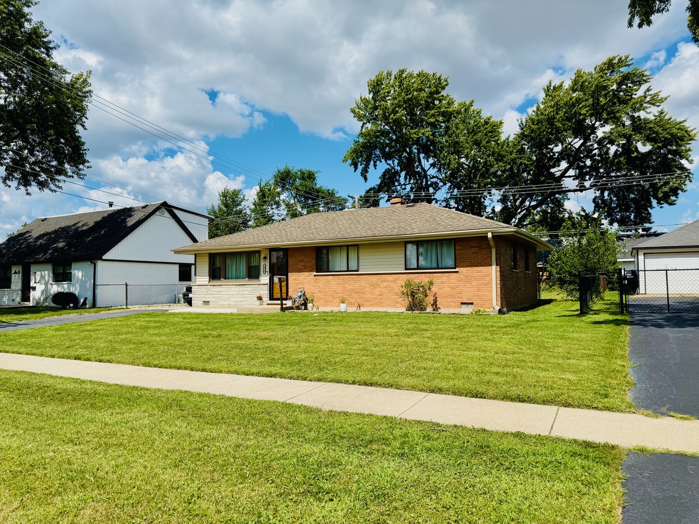 6906 West 91st Street Bridgeview, IL 60455 - Photo 3 of 28