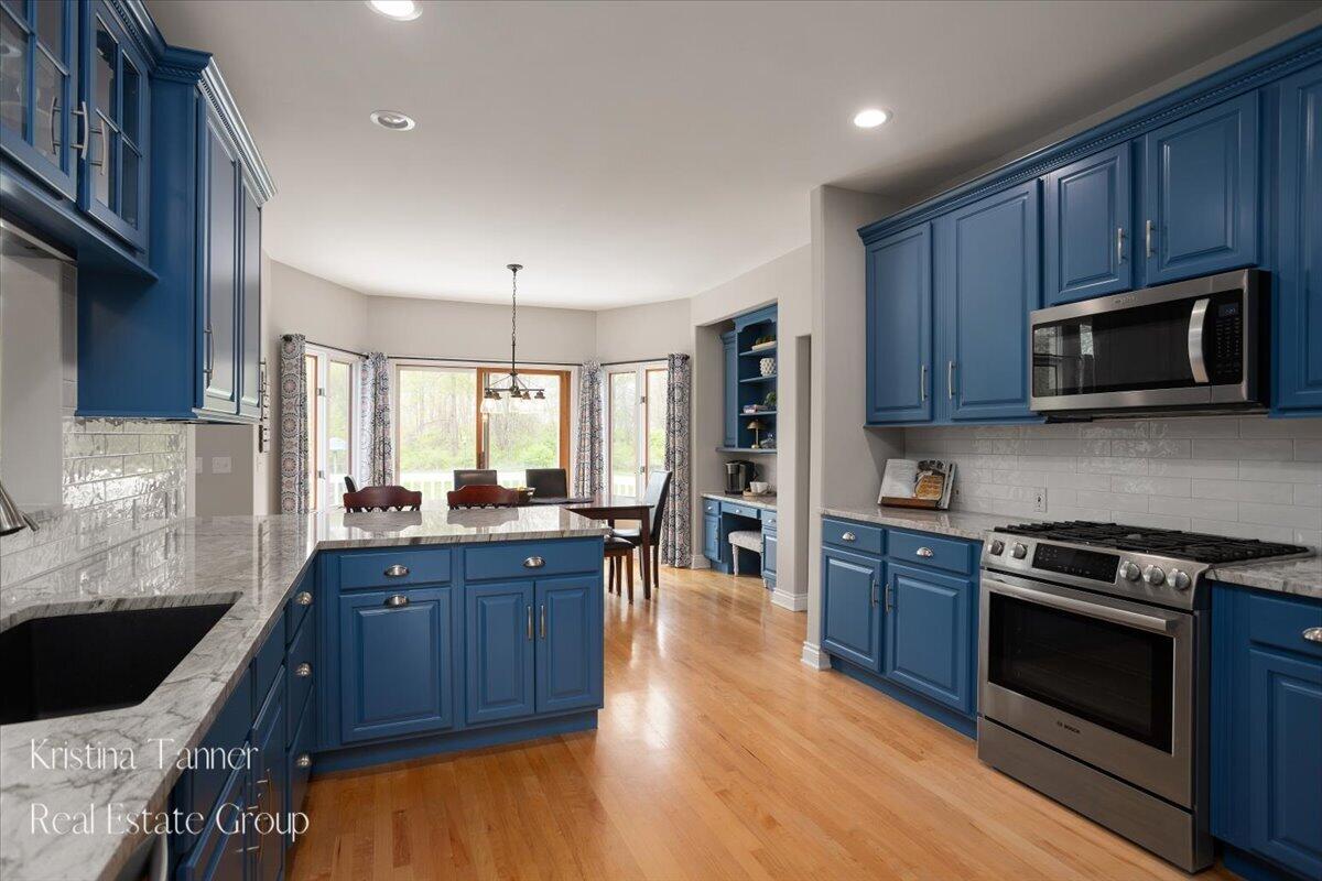 4797 Sunflower Ridge Drive Northeast Ada, MI 49301 - Photo 18 of 65 Kitchen