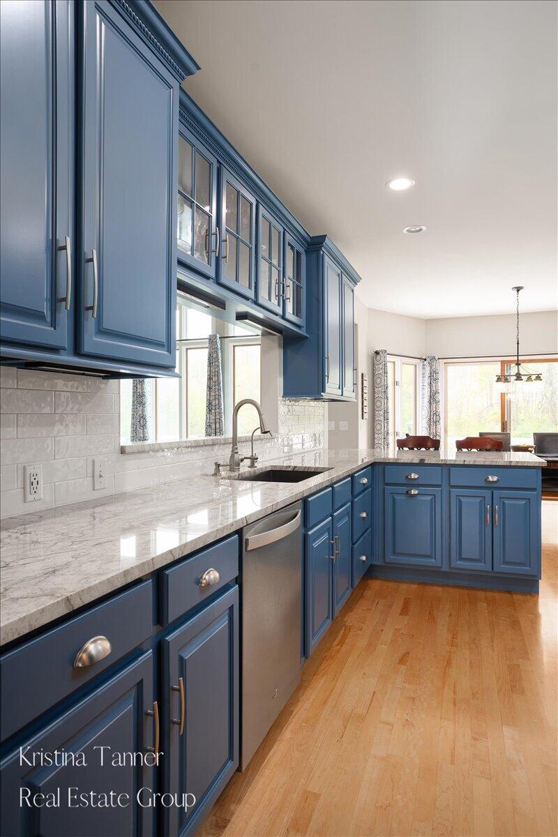4797 Sunflower Ridge Drive Northeast Ada, MI 49301 - Photo 20 of 65 Kitchen