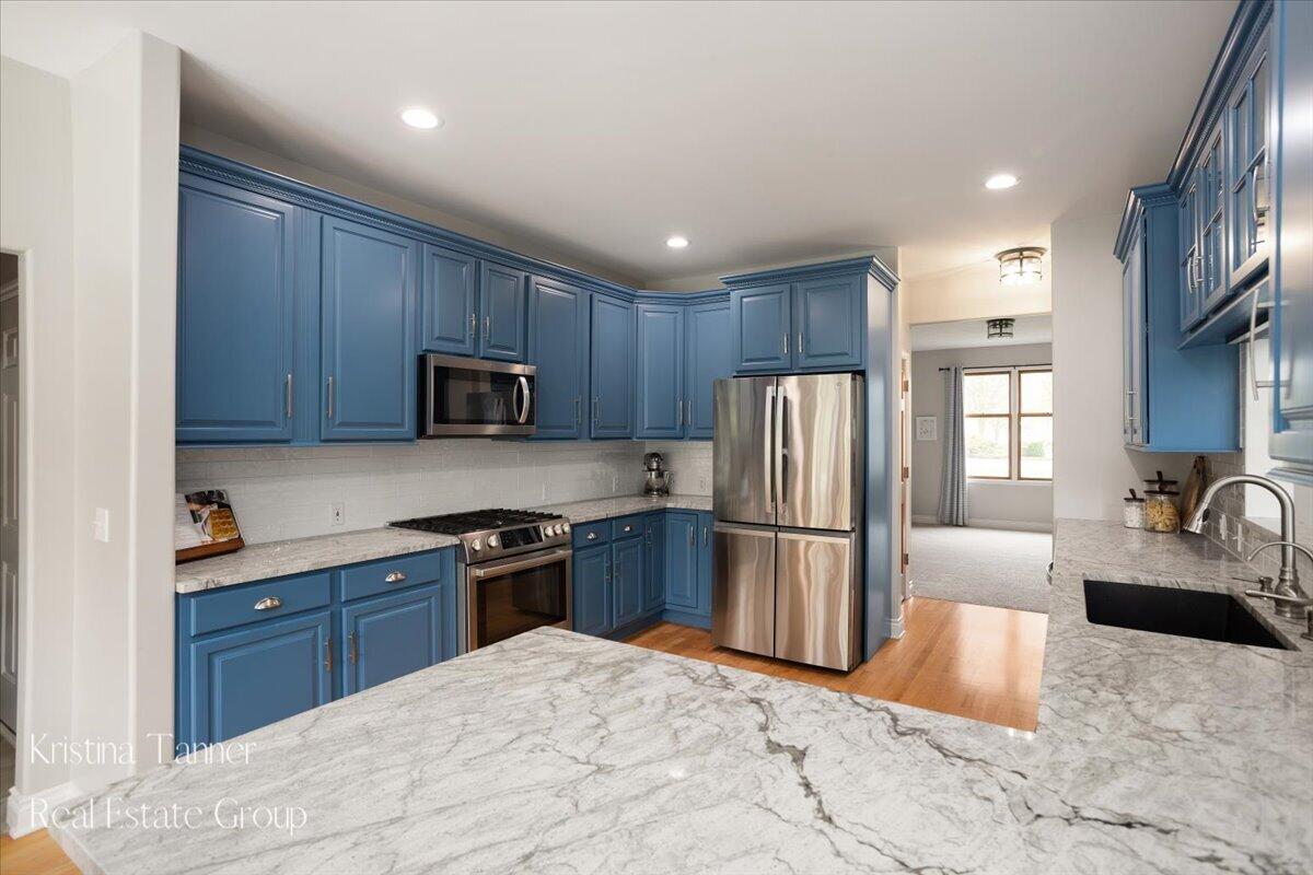 4797 Sunflower Ridge Drive Northeast Ada, MI 49301 - Photo 22 of 65 Kitchen
