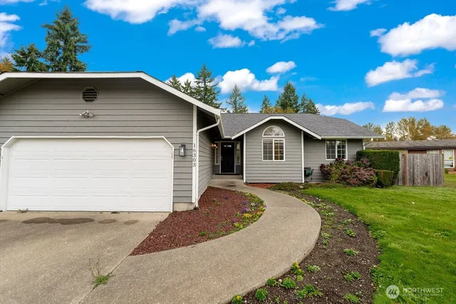 $2,700 | 16303 121st Avenue East, Puyallup, WA 98374