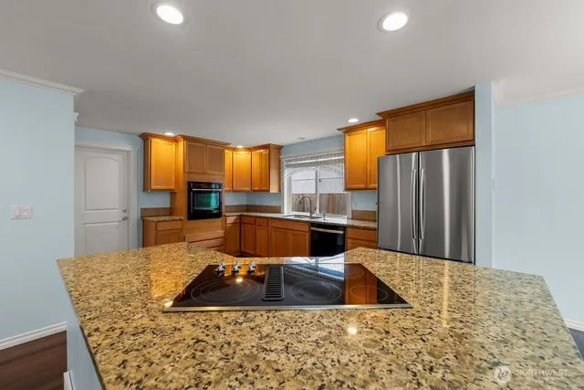 $2,700 | 16303 121st Avenue East, Puyallup, WA 98374