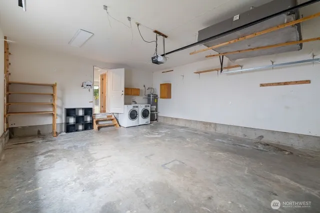 $2,700 | 16303 121st Avenue East, Puyallup, WA 98374