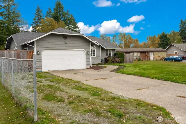 $2,700 | 16303 121st Avenue East, Puyallup, WA 98374