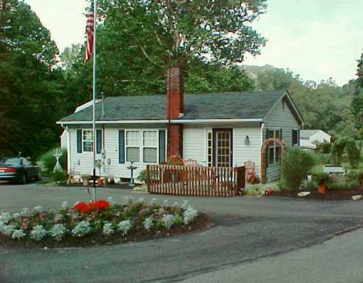330 Raccoon Creek Road Monaca, PA 15061 - Photo 1 of 8 Gallery Image 1