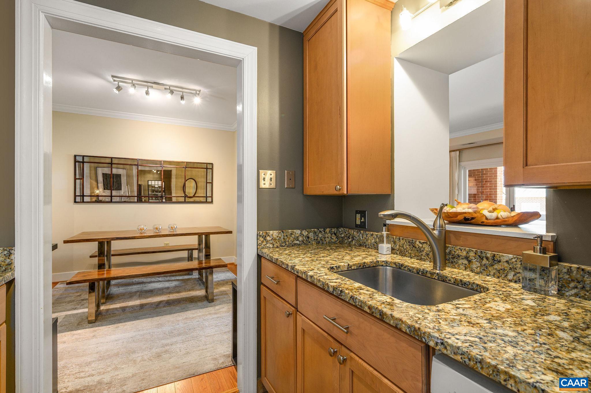 804 East Jefferson Street, Unit D Charlottesville, VA 22902 - Photo 8 of 17