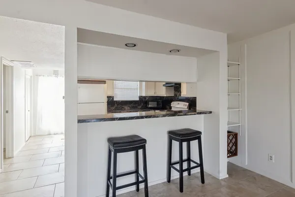 $90,000 | 14777 Wunderlich Drive, Unit 1007, Houston, TX 77069