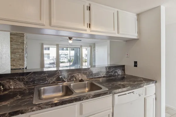 $90,000 | 14777 Wunderlich Drive, Unit 1007, Houston, TX 77069