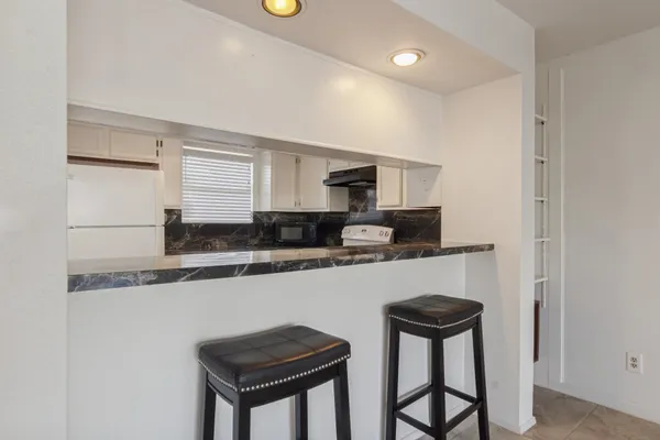 $90,000 | 14777 Wunderlich Drive, Unit 1007, Houston, TX 77069