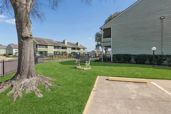 $90,000 | 14777 Wunderlich Drive, Unit 1007, Houston, TX 77069