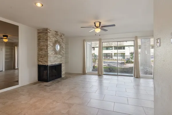 $90,000 | 14777 Wunderlich Drive, Unit 1007, Houston, TX 77069