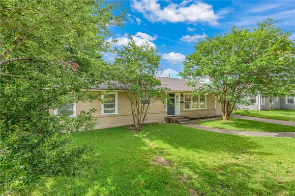 $240,000 | 1103 Edgewood Drive, Bryan, TX 77802