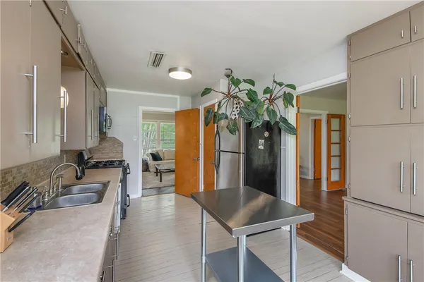 $240,000 | 1103 Edgewood Drive, Bryan, TX 77802