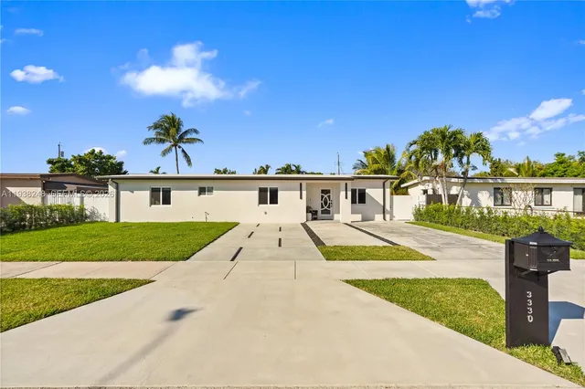 $799,900 | 3330 Southwest 105th Avenue, Miami, FL 33165