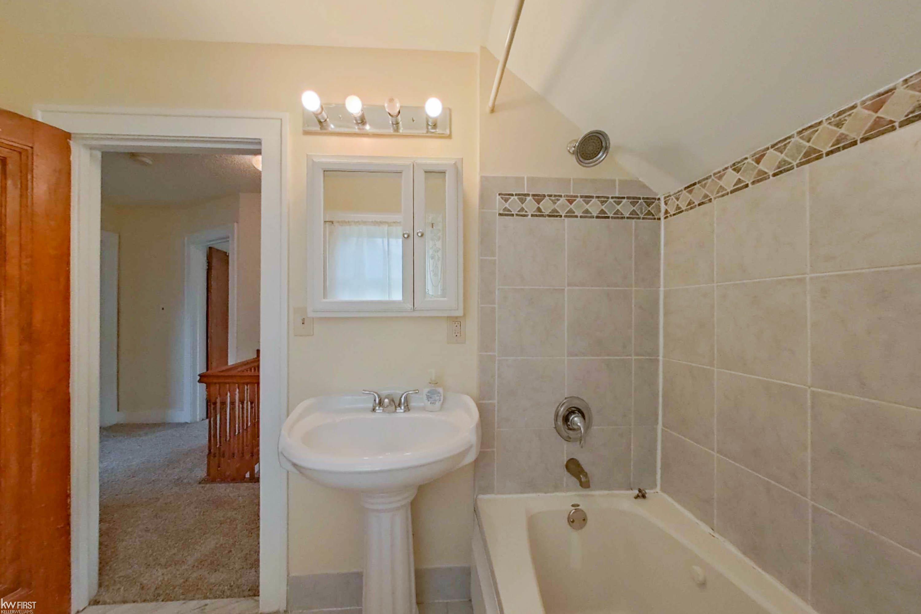 48 East Iroquois Road Pontiac, MI 48341 - Photo 26 of 52