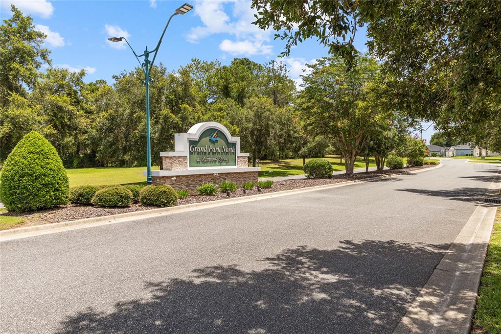 19639 Southwest 77th Loop Dunnellon, FL 34432 - Photo 6 of 59 a view of a garden