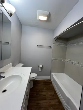 $1,650 | 1220 Carol Street, Unit 2B, Park Ridge, IL 60068
