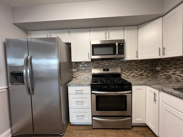 $1,650 | 1220 Carol Street, Unit 2B, Park Ridge, IL 60068