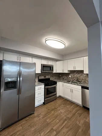 $1,650 | 1220 Carol Street, Unit 2B, Park Ridge, IL 60068