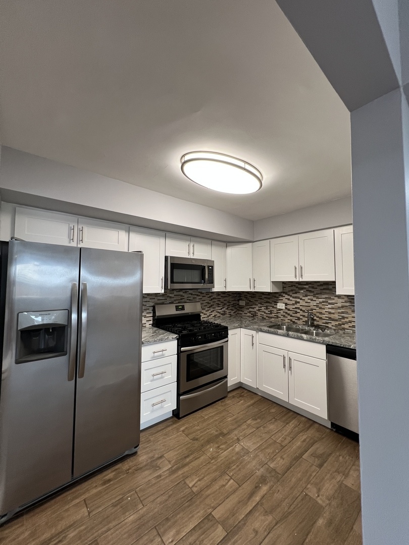 1220 Carol Street, Unit 2B Park Ridge, IL 60068 - Photo 4 of 18