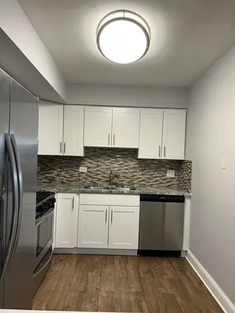 $1,650 | 1220 Carol Street, Unit 2B, Park Ridge, IL 60068