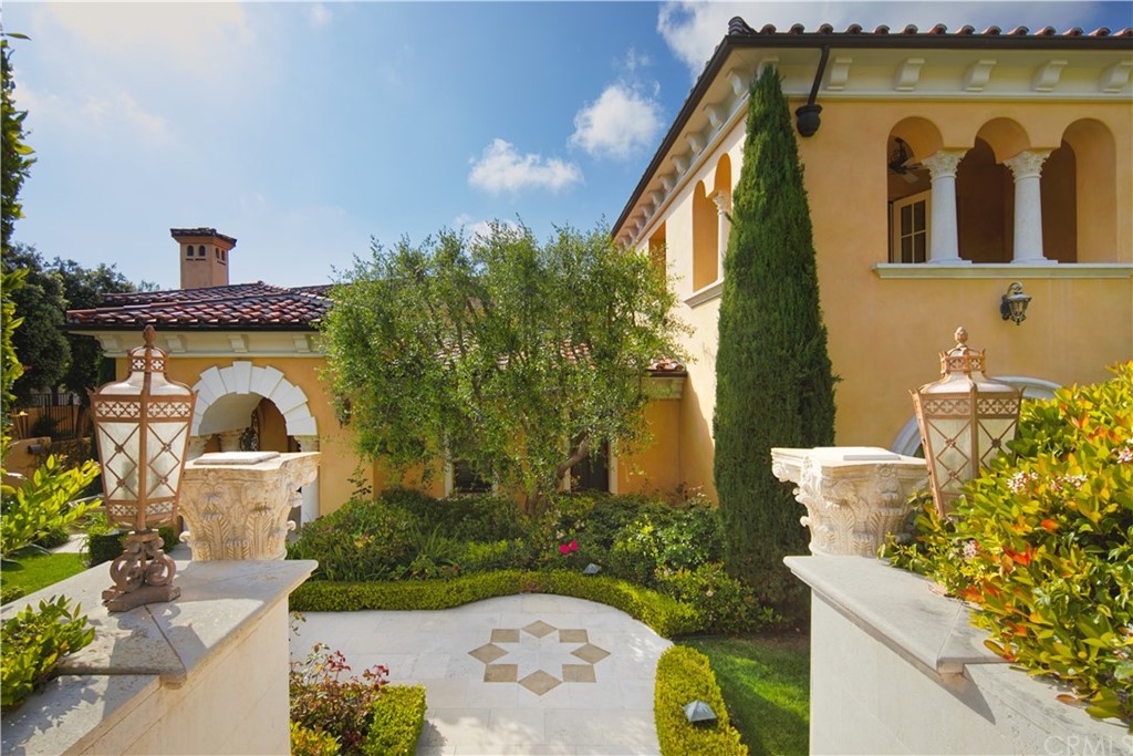 3 Tidecrest Newport Coast, CA 92657 - Photo 6 of 37 a front view of a house with garden