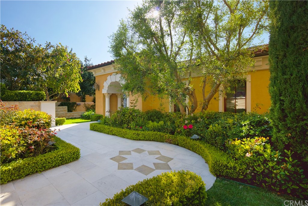 3 Tidecrest Newport Coast, CA 92657 - Photo 10 of 37 a front view of a house with garden